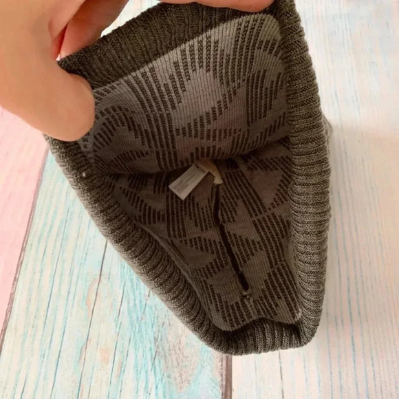 Michael kors beanie - Picture 4 of 5